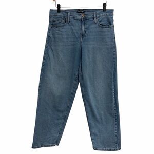 Calvin Klein Women’s Light Wash Mid-Rise Straight Leg Jeans